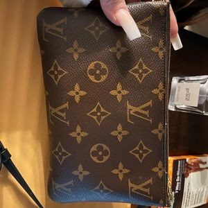 Louis Vuitton reverse monogram Double zip pochette